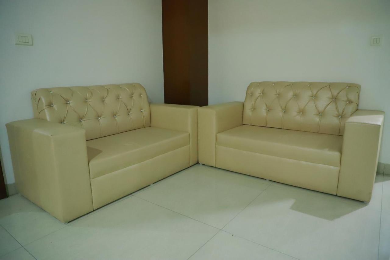 Hotel Parth Inn Ghaziabad Exterior foto