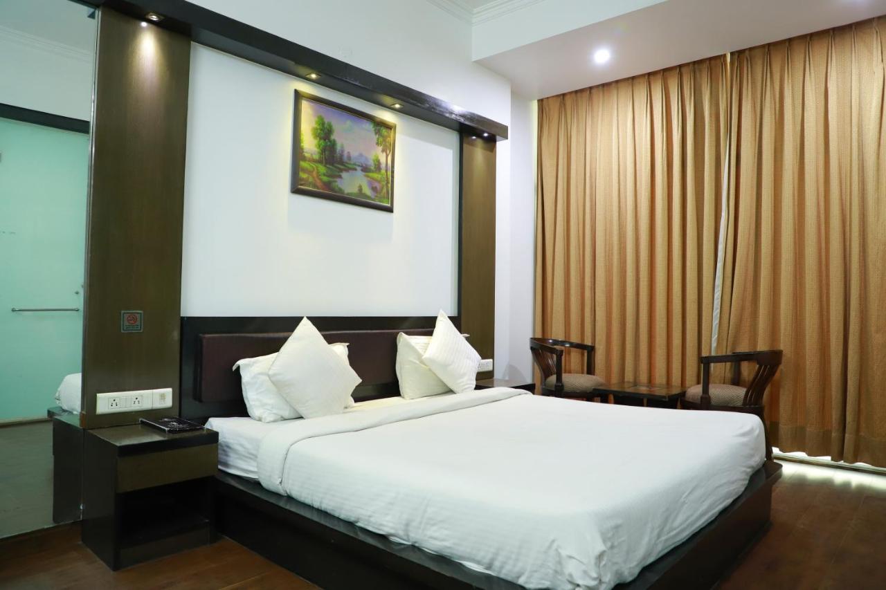 Hotel Parth Inn Ghaziabad Exterior foto