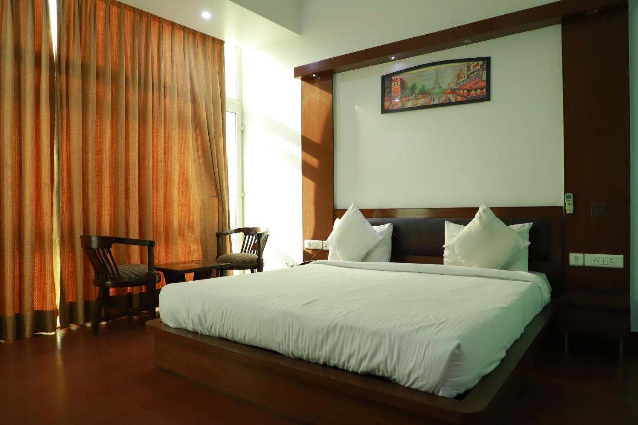 Hotel Parth Inn Ghaziabad Exterior foto