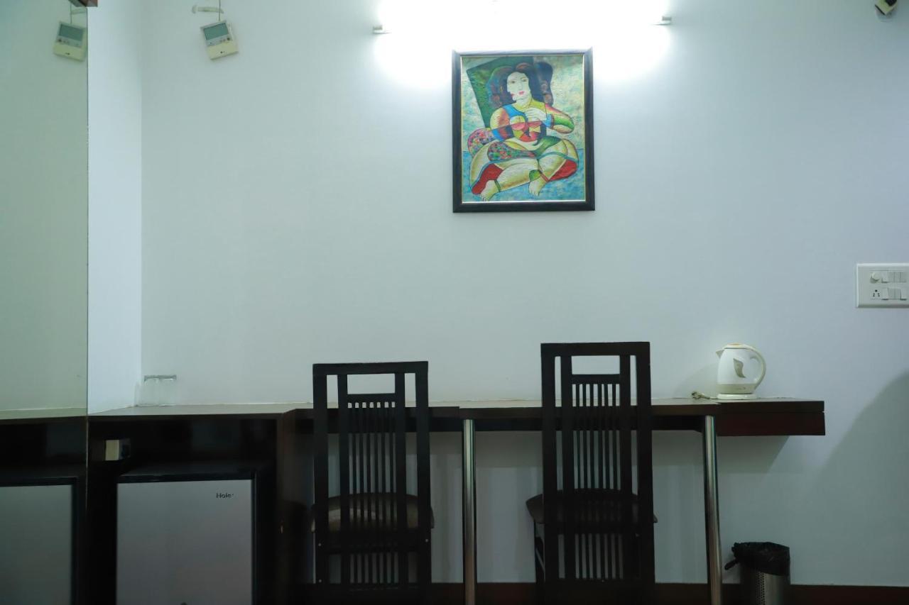 Hotel Parth Inn Ghaziabad Exterior foto