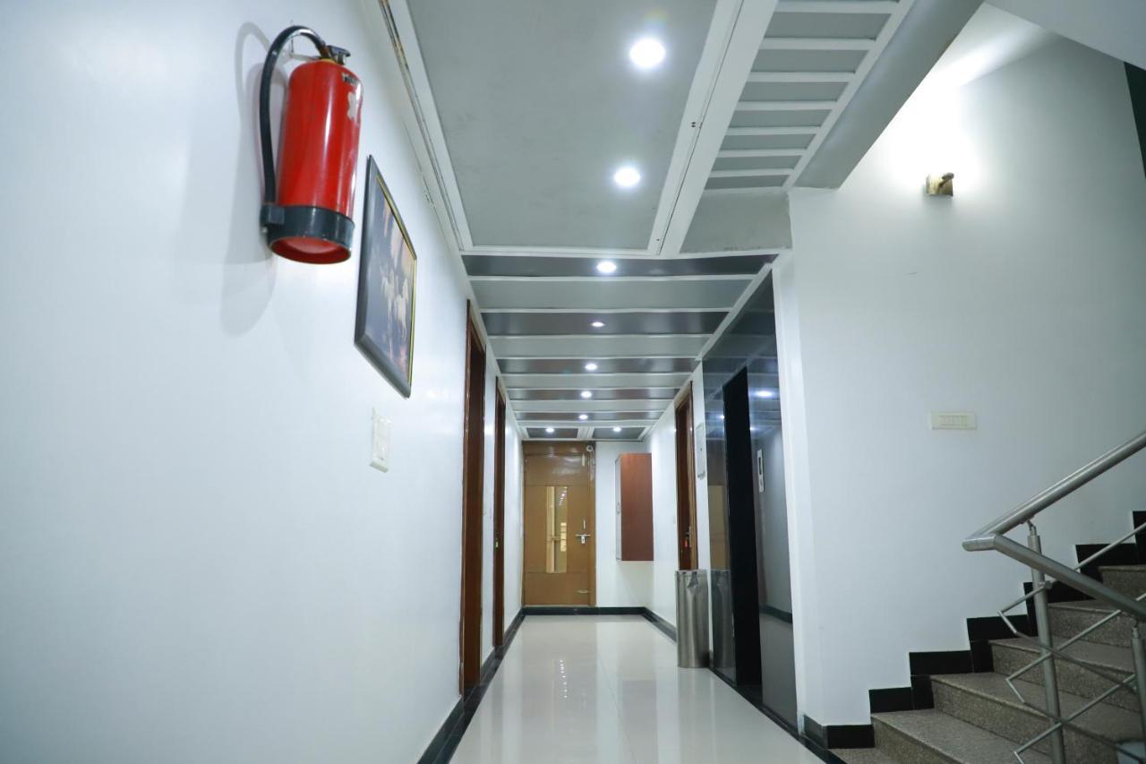 Hotel Parth Inn Ghaziabad Exterior foto