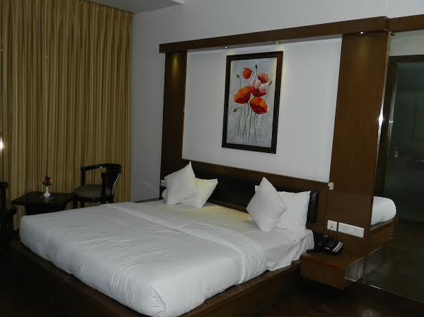 Hotel Parth Inn Ghaziabad Exterior foto